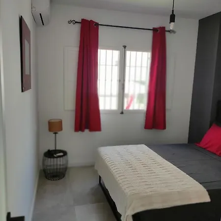 بيت للعطل Casa Vacacional La Maquinilla River نيرخا